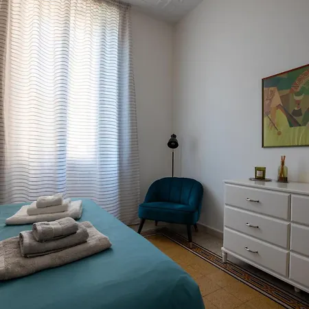 Appartement Urbanpiramide - *