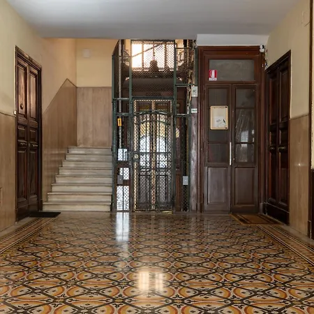 Urbanpiramide - Appartement *