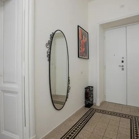 Urbanpiramide - Appartement *
