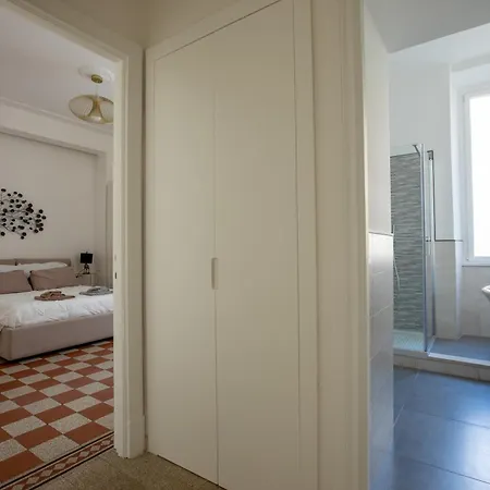 Apartment Urbanpiramide - *